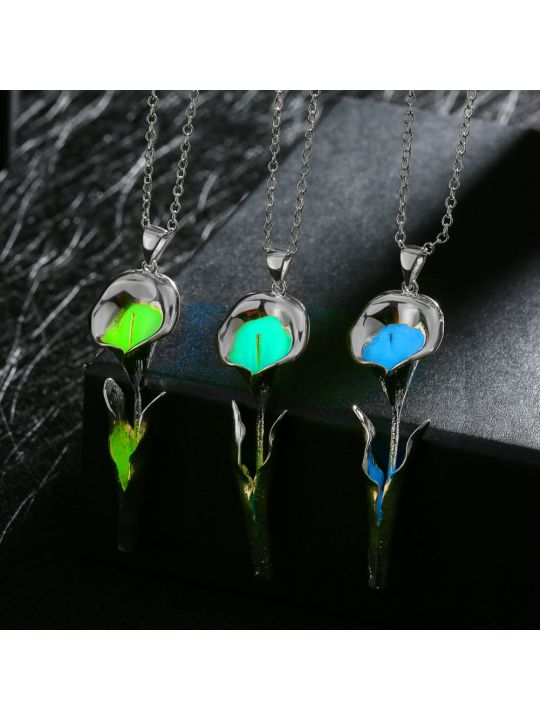 Collier Fleur à la Pierre Bleu Clair Ronde Fluorescent- Plaqué Argent