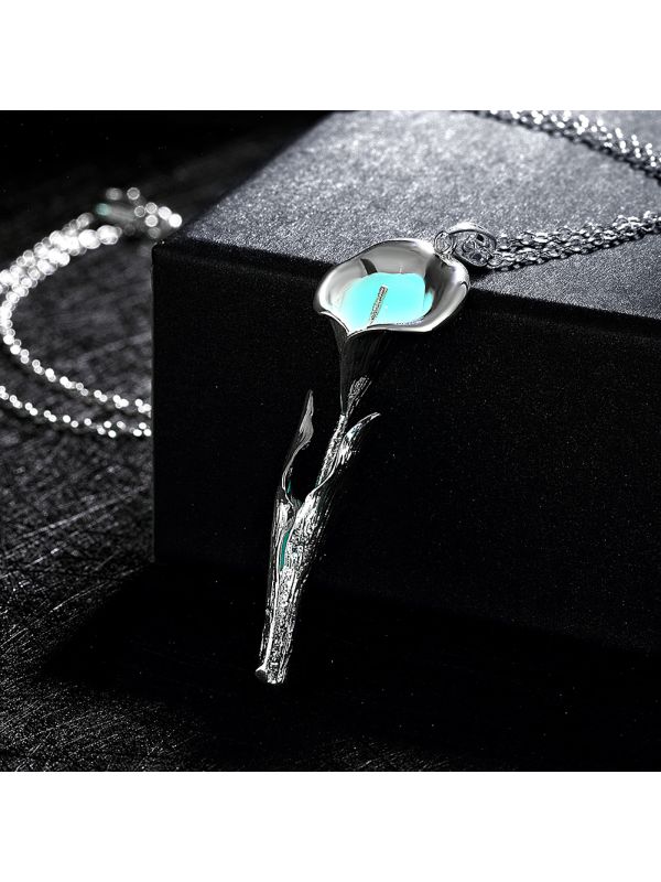 Collier Fleur à la Pierre Bleu Clair Ronde Fluorescent- Plaqué Argent