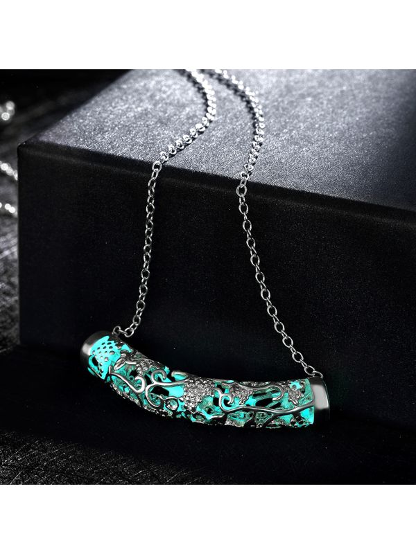 Collier Classique en Forme de Lune à la Pierre Bleu Claire Fluorescent - Plaqué Argent