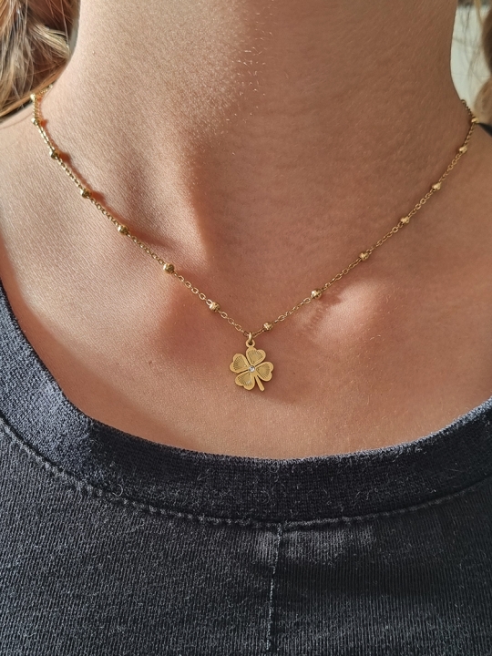 Collier enfant en acier inoxydable doré avec pendentif trèfle et chaîne perlée
