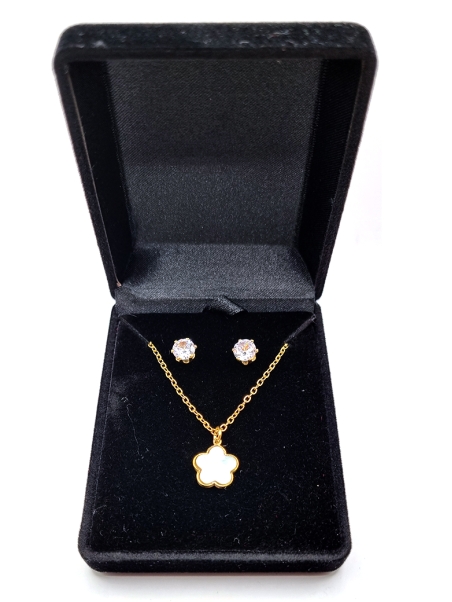 Parure Élégance Florale en Acier Inoxydable Doré – Collier et Boucles d’Oreilles en Nacre et Zircon