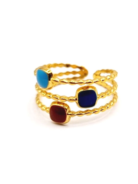 Bague dorée torsadée triple pierres – bleu, rouge et turquoise
