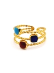 Bague dorée torsadée triple pierres – bleu, rouge et turquoise