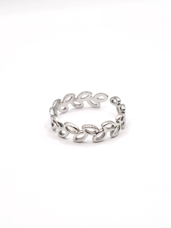 Bague argentée feuillage ajouré – style bohème chic