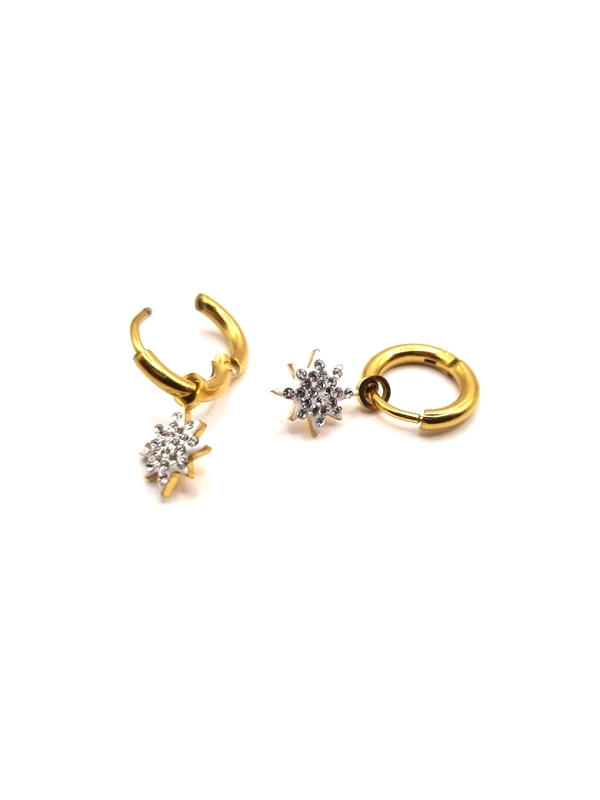 Boucles d’Oreilles Créoles Étoile Zircon – Élégance Dorée & Éclat Céleste