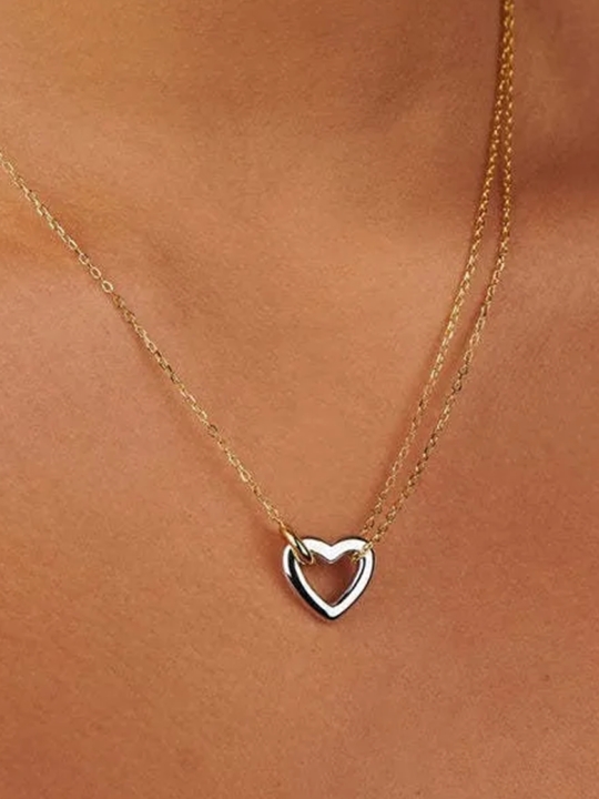 Collier Cœur Ajouré Doré – Élégance Minimaliste en Acier Inoxydable
