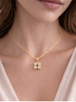 Collier Trèfle Rose Poudré Plaqué Or 18K – Pendentif 20 mm & Chaîne 45 cm